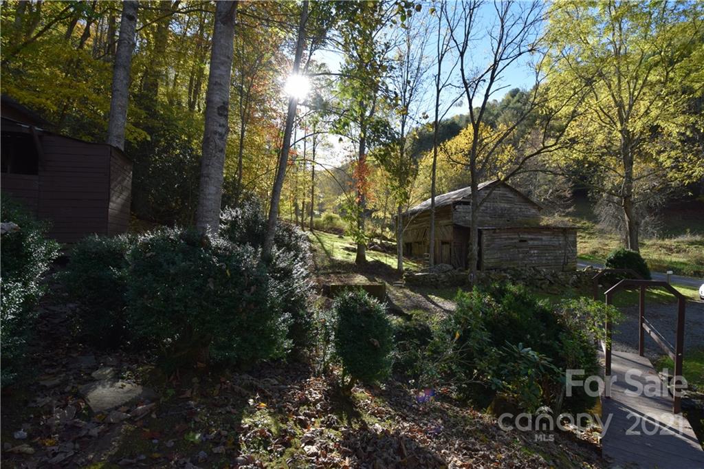 1041 Bee Log Road Burnsville NC 28714