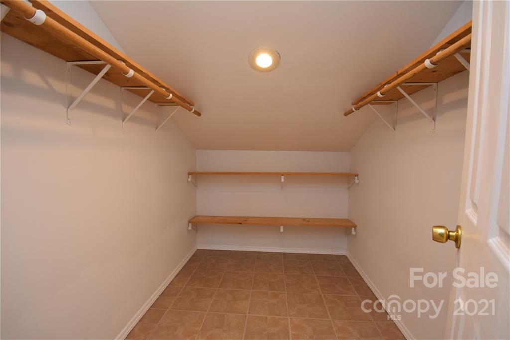 1041 Bee Log Road Burnsville NC 28714