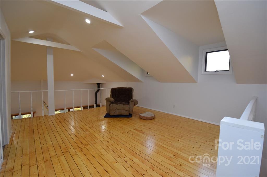 1041 Bee Log Road Burnsville NC 28714