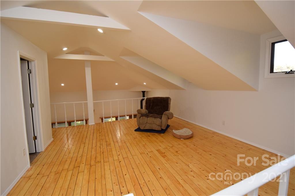 1041 Bee Log Road Burnsville NC 28714
