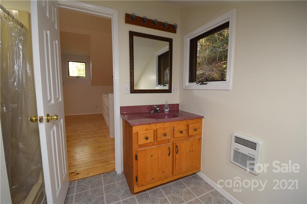 1041 Bee Log Road Burnsville NC 28714