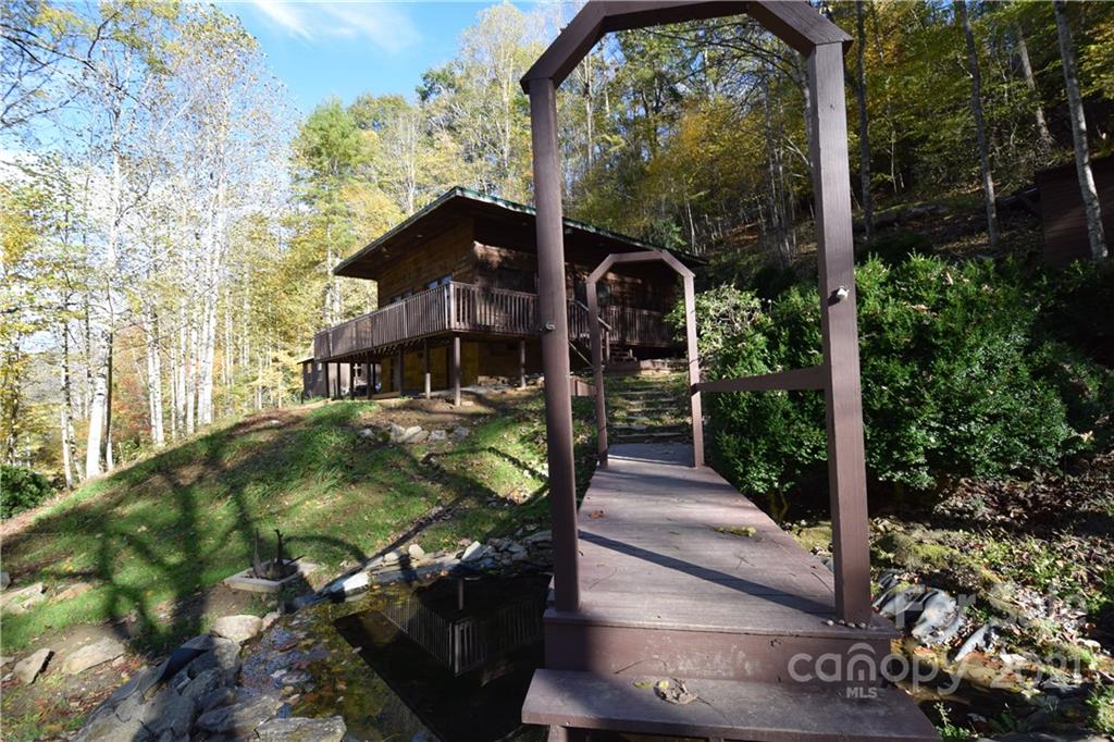 1041 Bee Log Road Burnsville NC 28714
