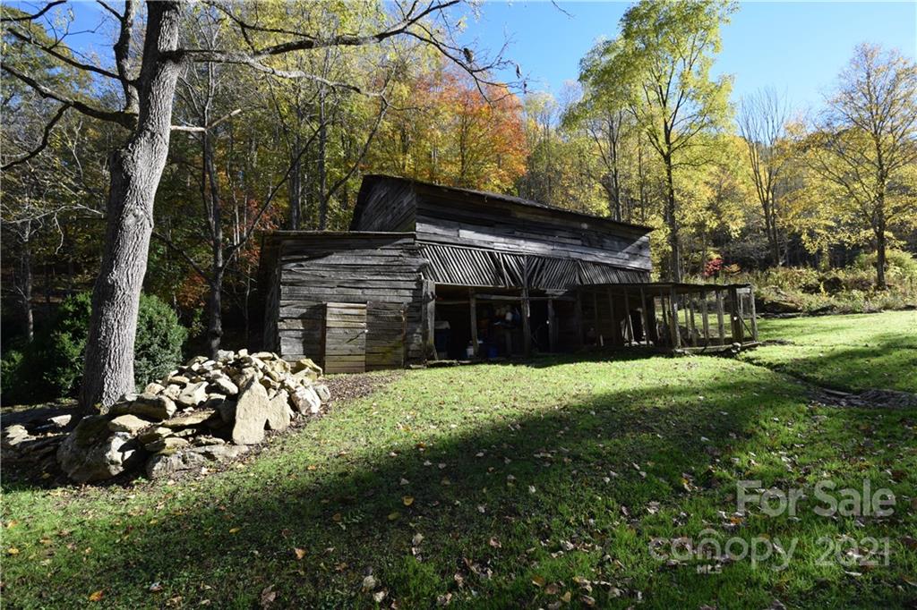 1041 Bee Log Road Burnsville NC 28714