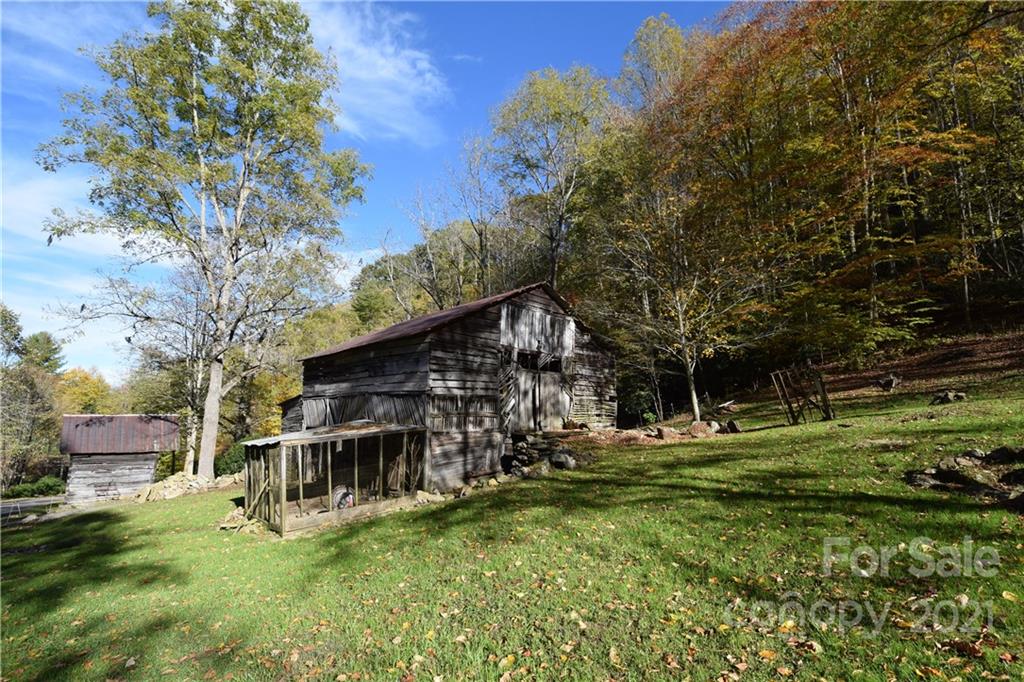 1041 Bee Log Road Burnsville NC 28714