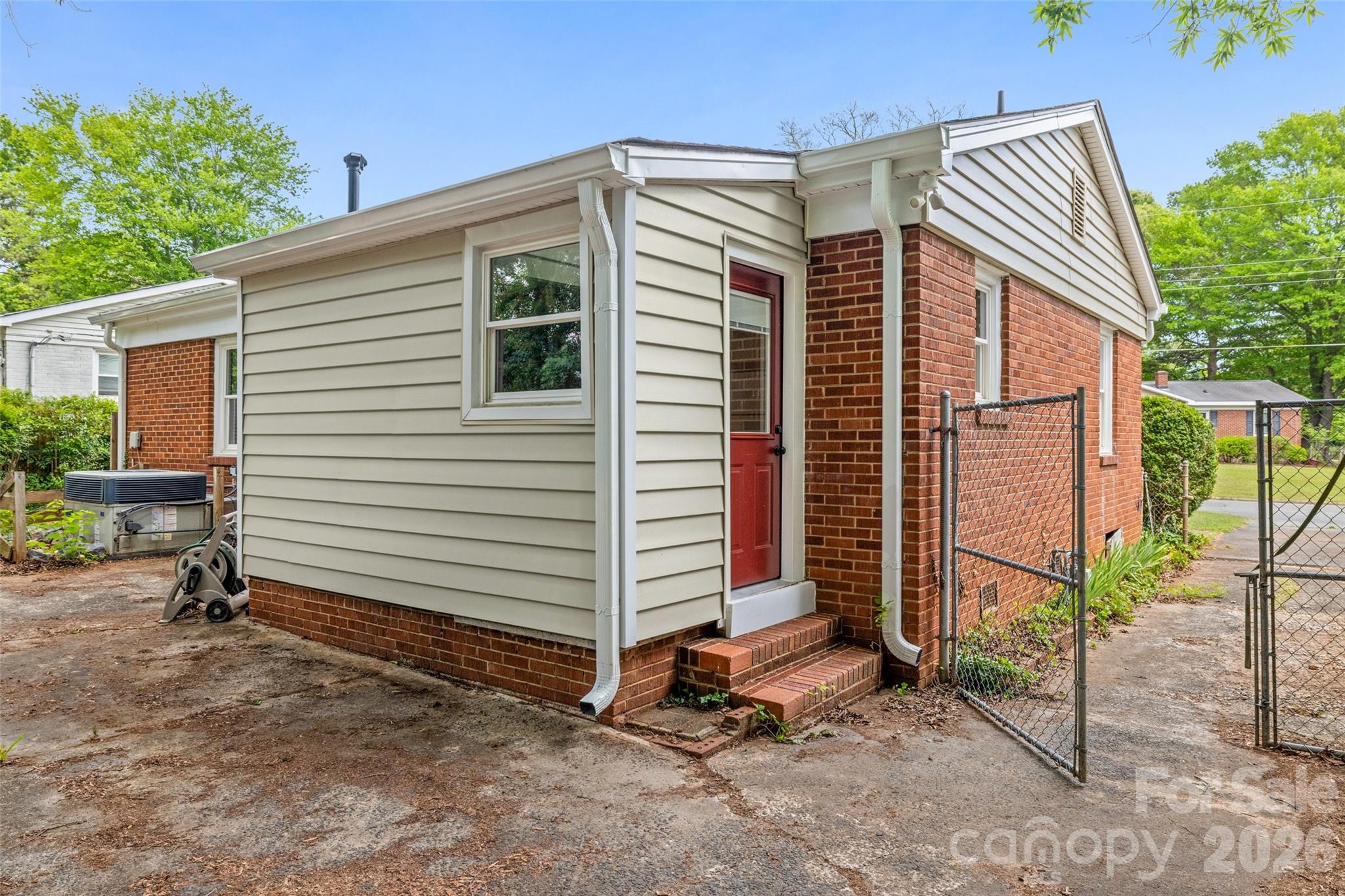 2242 Markham Court Charlotte NC 28205
