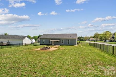 105 E Dundee Court Statesville NC 28625