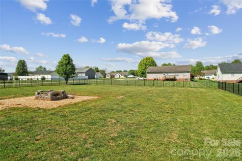 105 E Dundee Court Statesville NC 28625