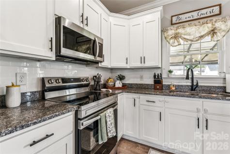 105 E Dundee Court Statesville NC 28625