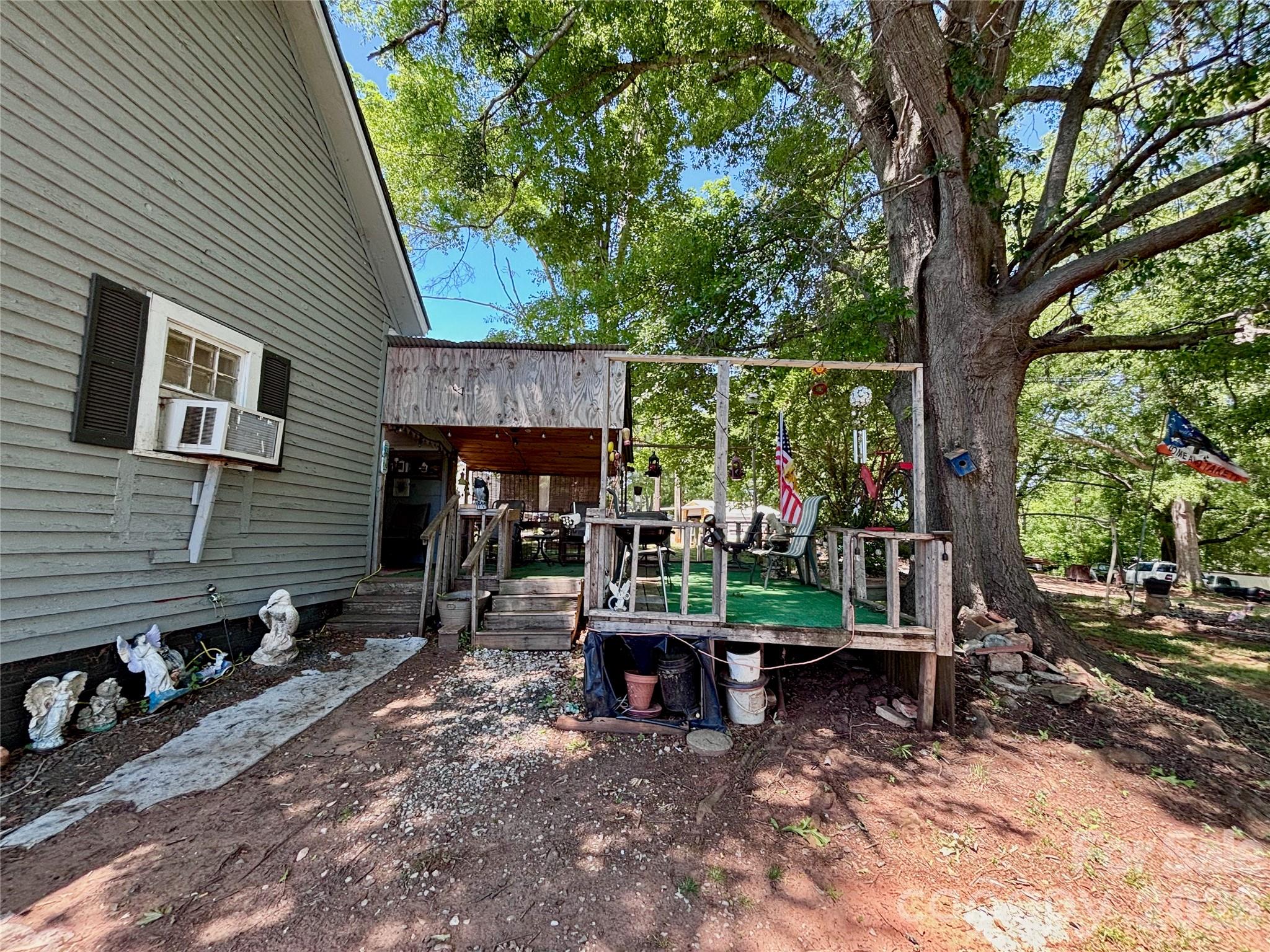 126 West Street Ellenboro NC 28040