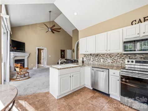 117 Hibiscus Lane Asheville NC 28803