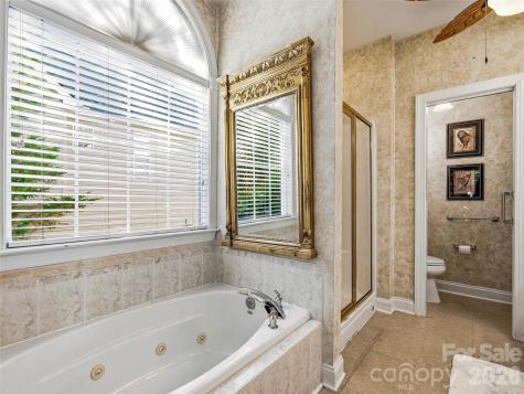 117 Hibiscus Lane Asheville NC 28803