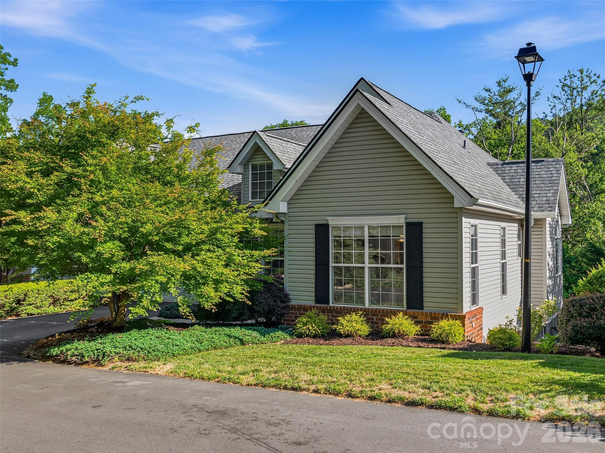 117 Hibiscus Lane Asheville NC 28803