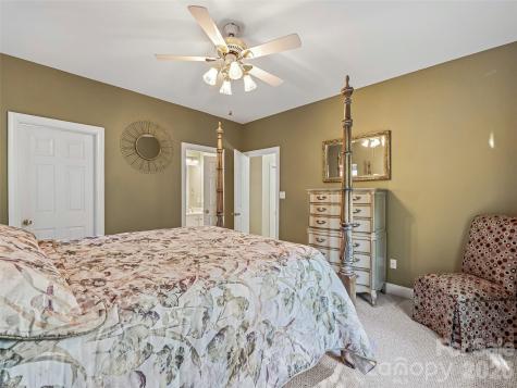 117 Hibiscus Lane Asheville NC 28803