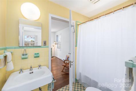 2 Westwood Road Asheville NC 28804