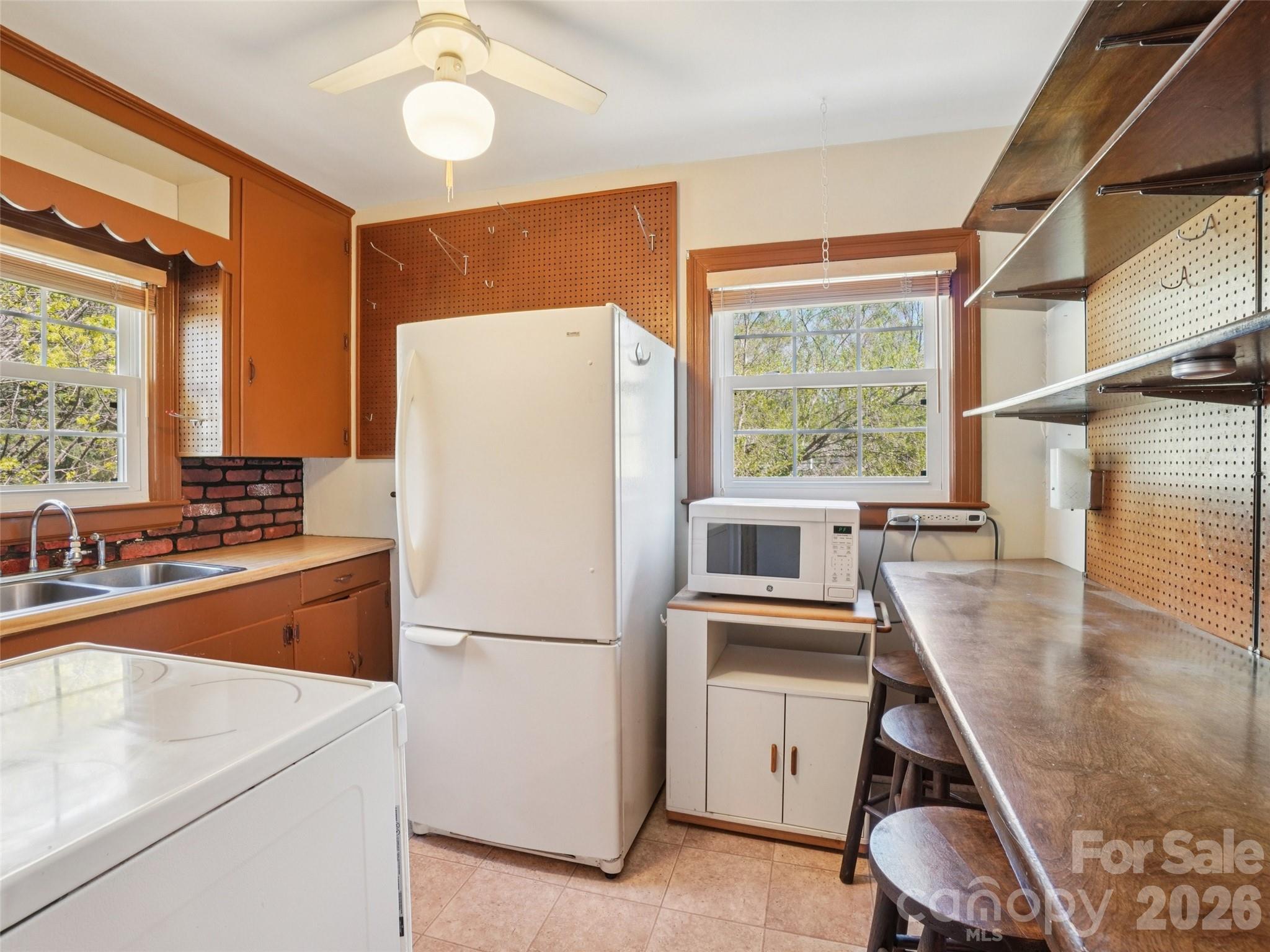 28 Kensington Drive Asheville NC 28805