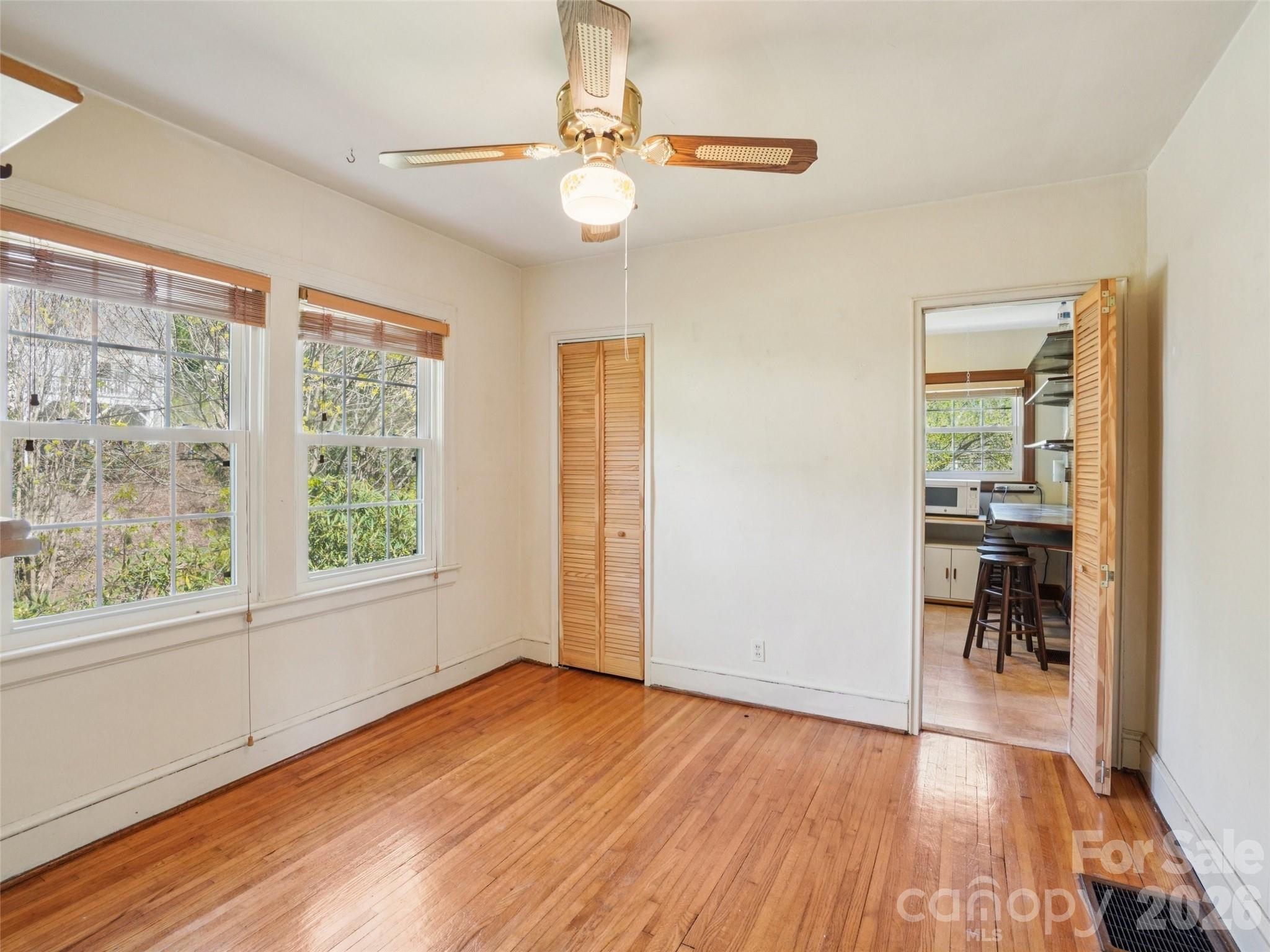 28 Kensington Drive Asheville NC 28805