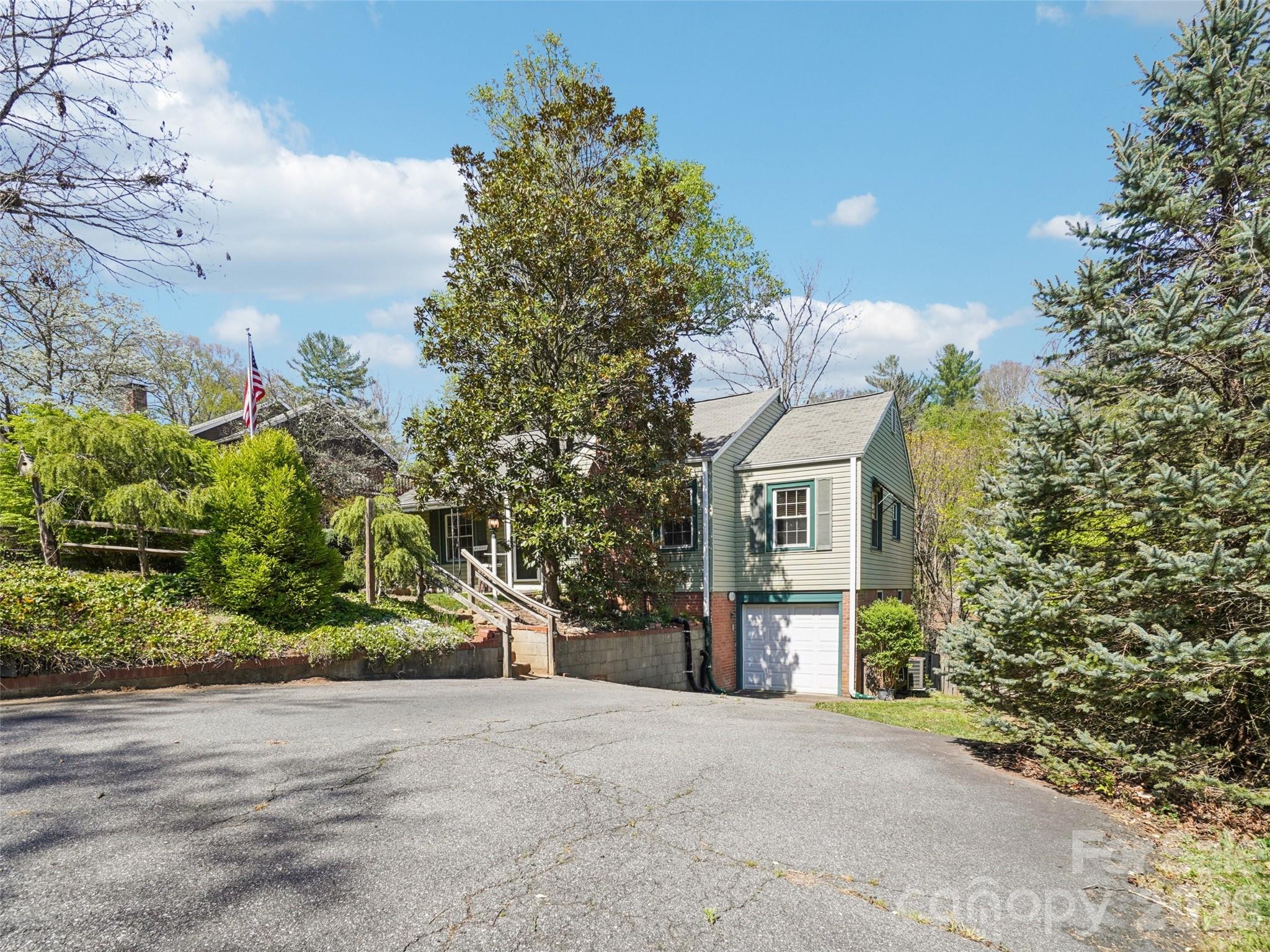 28 Kensington Drive Asheville NC 28805
