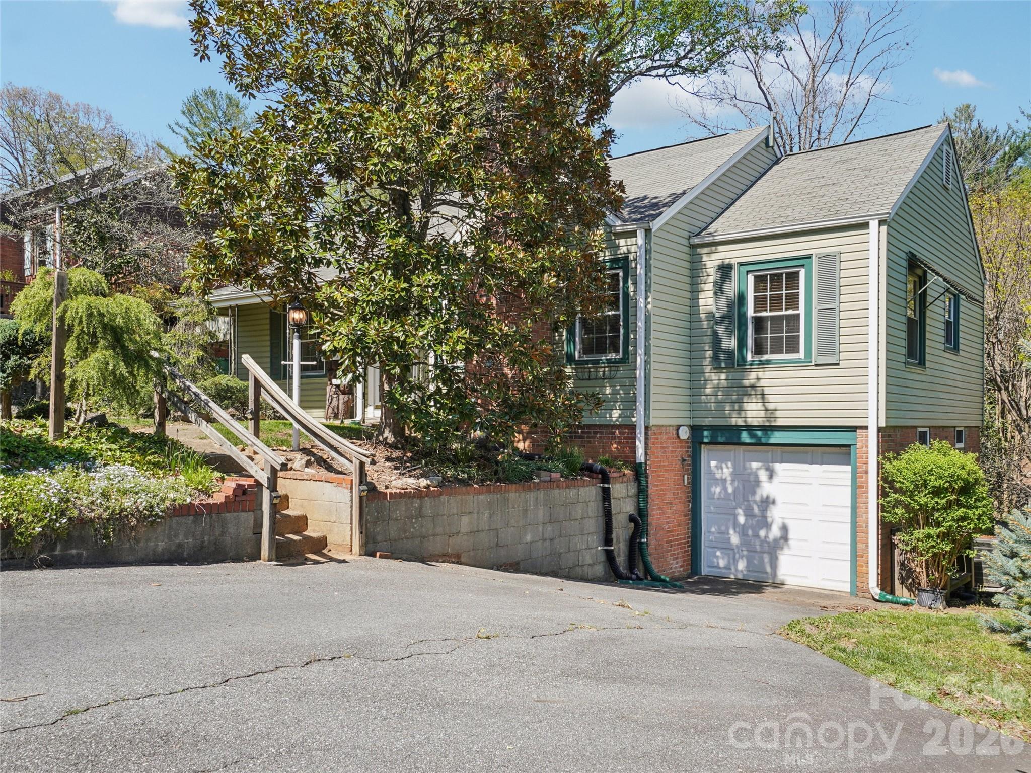 28 Kensington Drive Asheville NC 28805