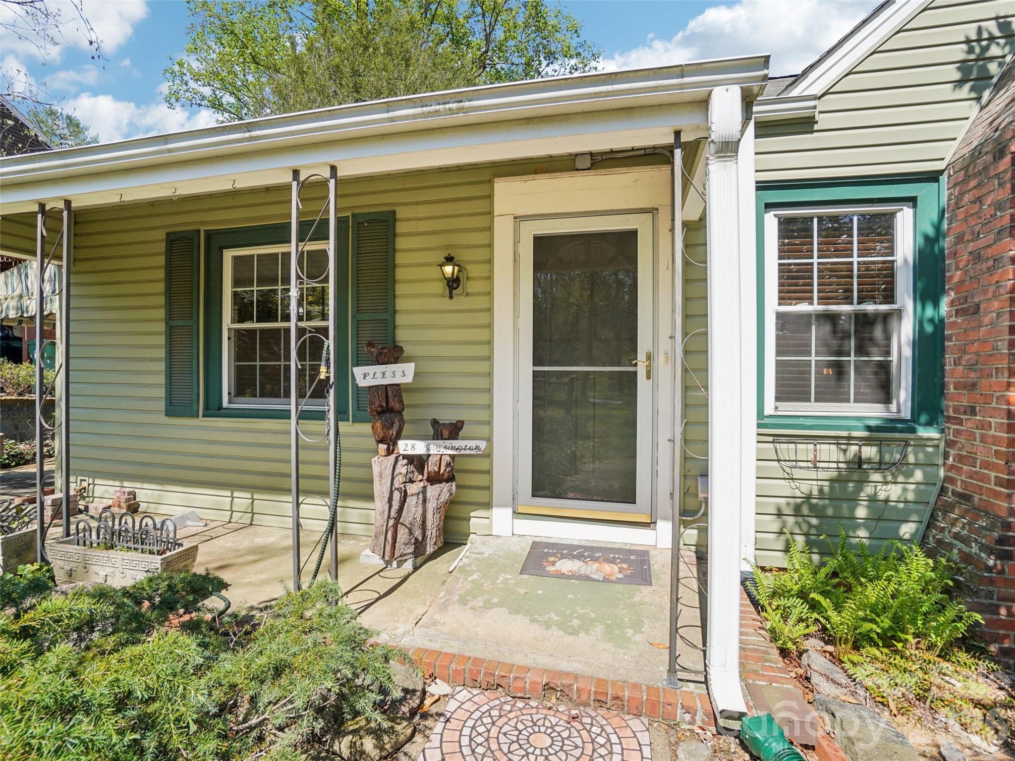 28 Kensington Drive Asheville NC 28805