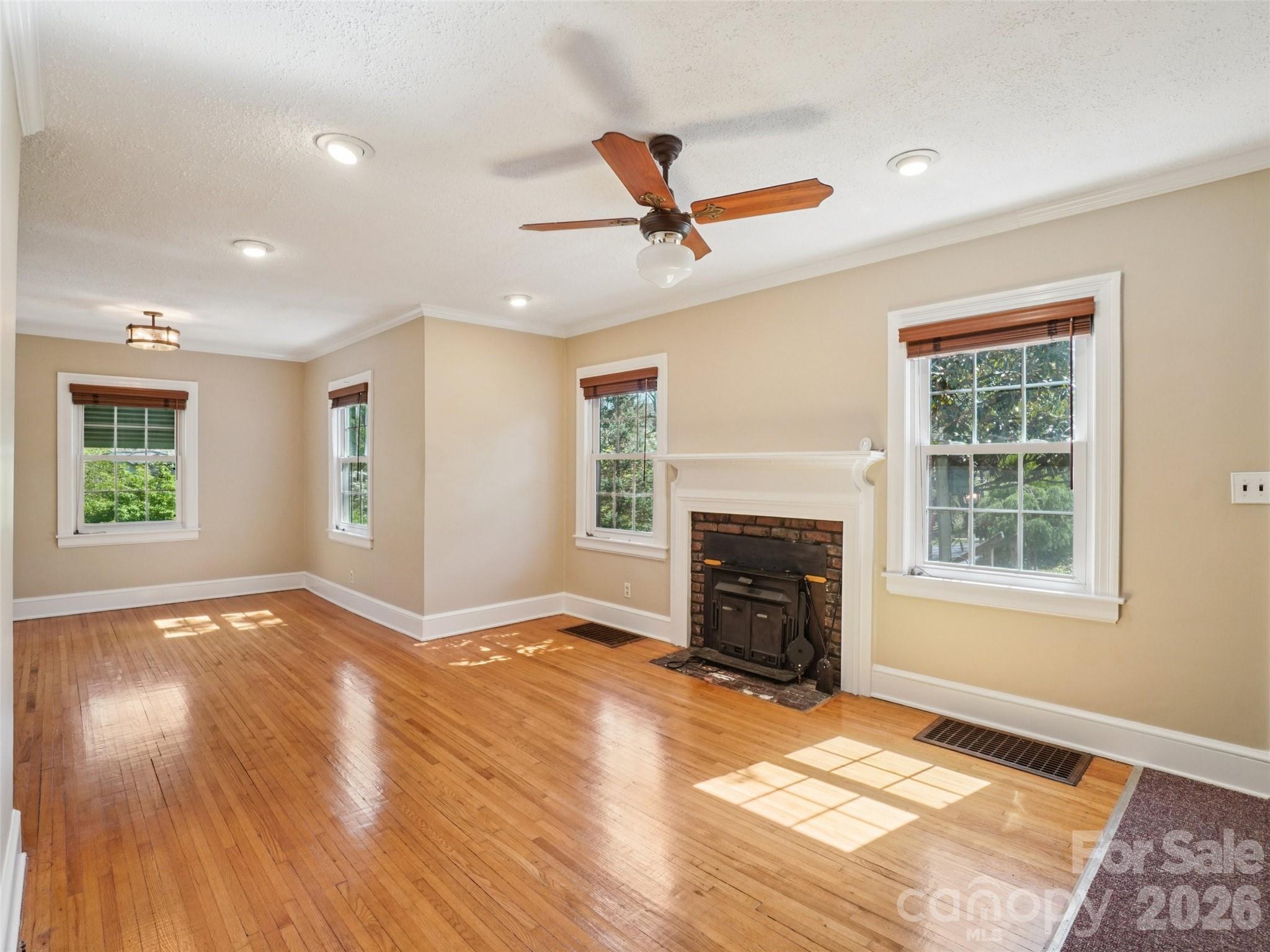 28 Kensington Drive Asheville NC 28805