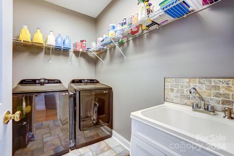 814 Pine Forest Road Charlotte NC 28214