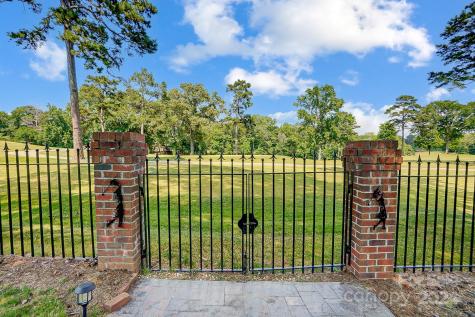 814 Pine Forest Road Charlotte NC 28214