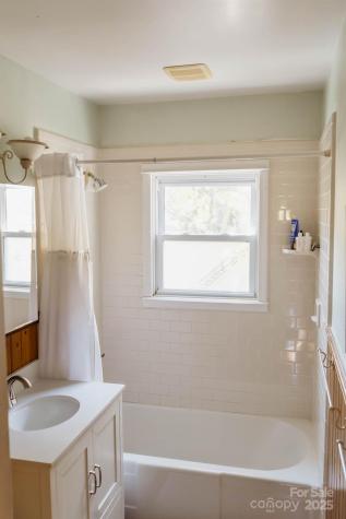 95 Aurora Drive Asheville NC 28805