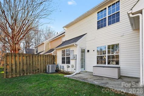 9733 Elizabeth Townes Lane Charlotte NC 28277