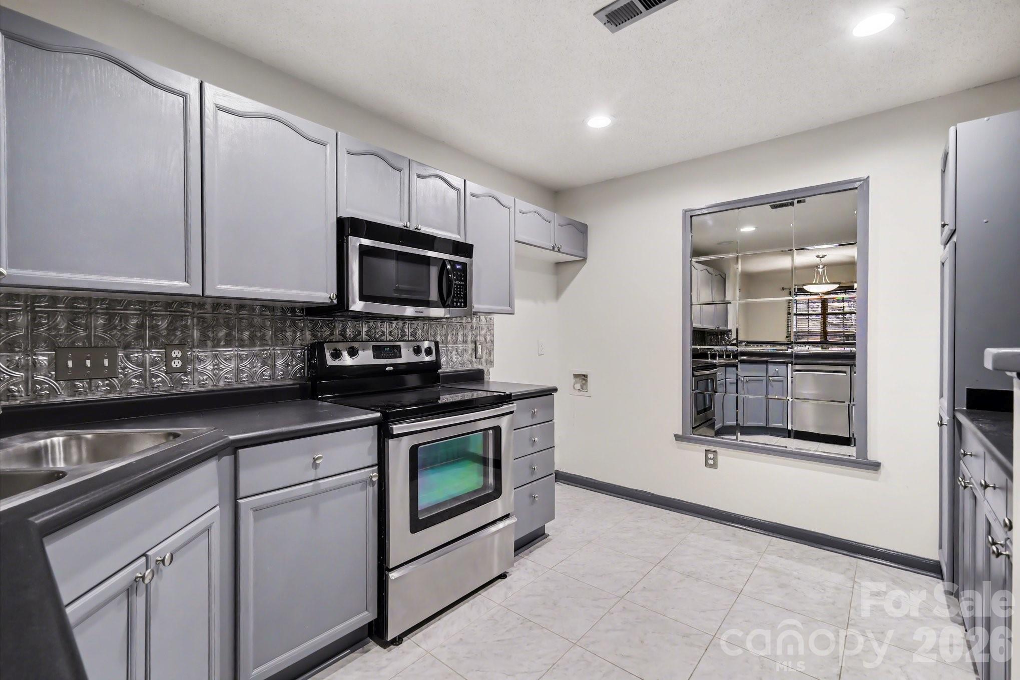 9733 Elizabeth Townes Lane Charlotte NC 28277