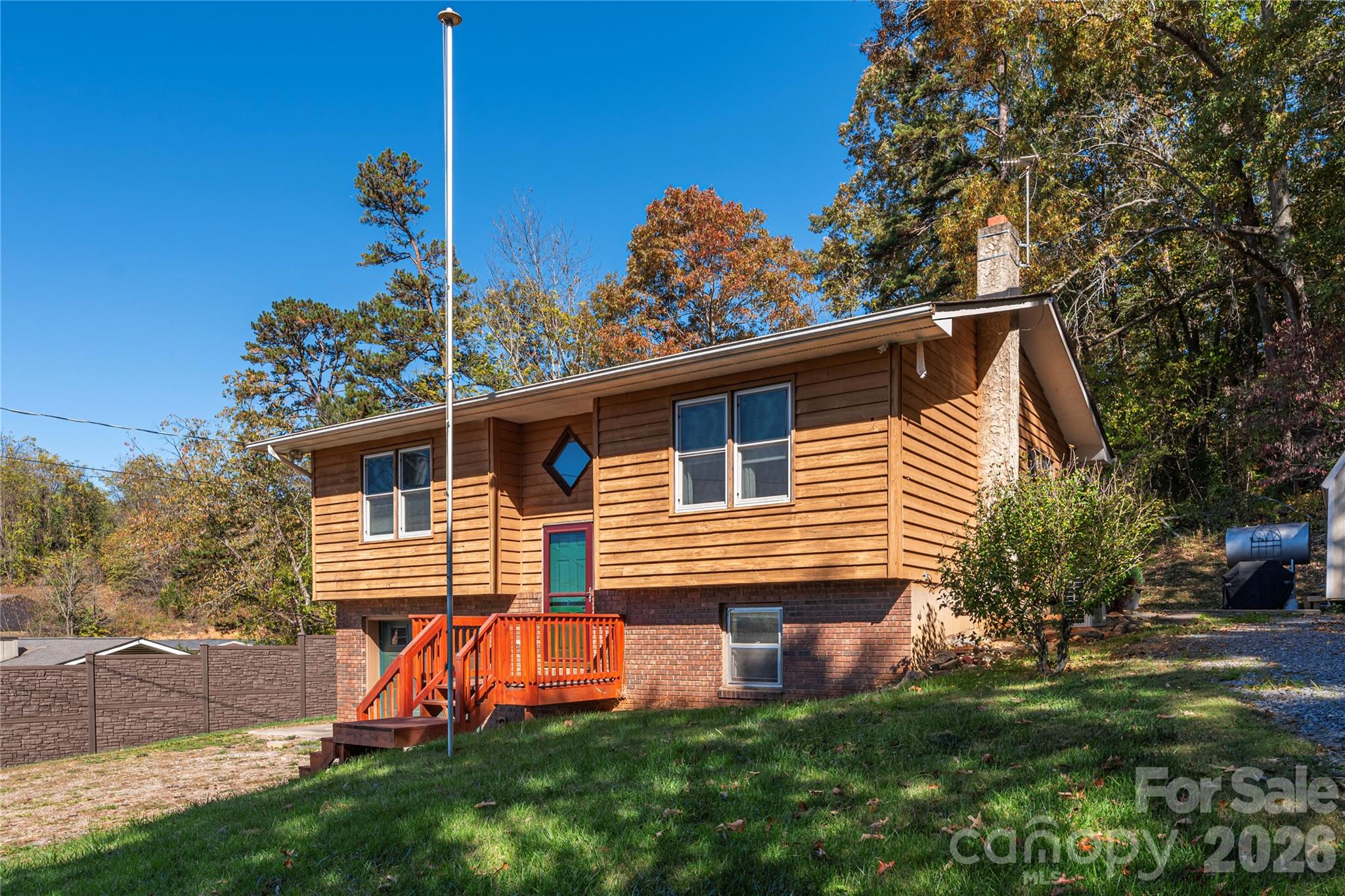 29 Arrowhead Road Clyde NC 28721
