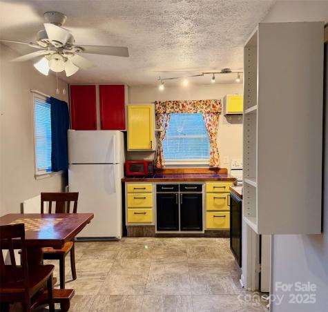 9 Riddle Road Swannanoa NC 28778