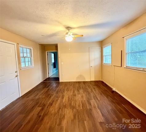 9 Riddle Road Swannanoa NC 28778