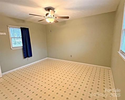 9 Riddle Road Swannanoa NC 28778