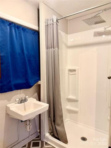 9 Riddle Road Swannanoa NC 28778