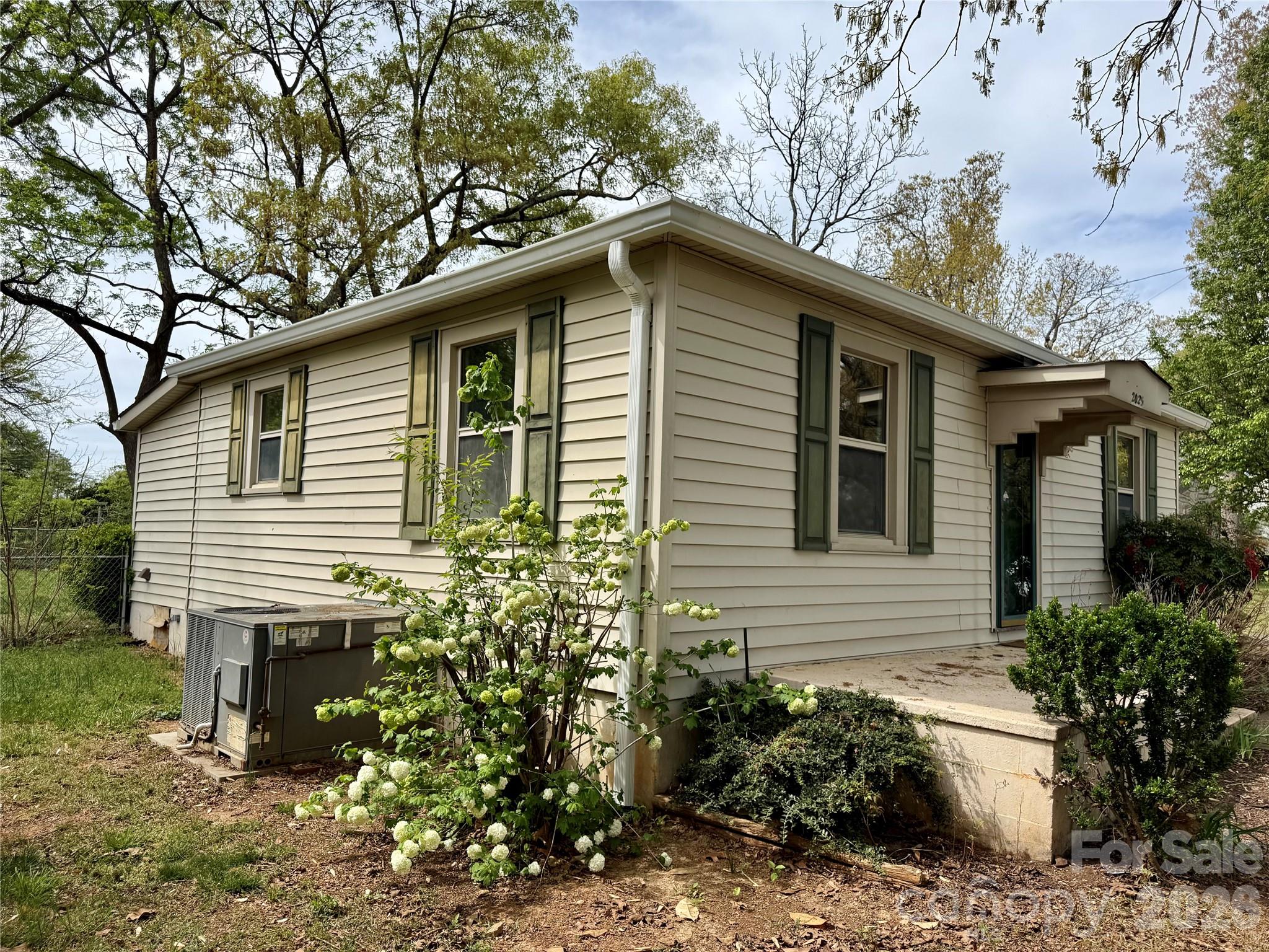 2025 28th Street NE Hickory NC 28601