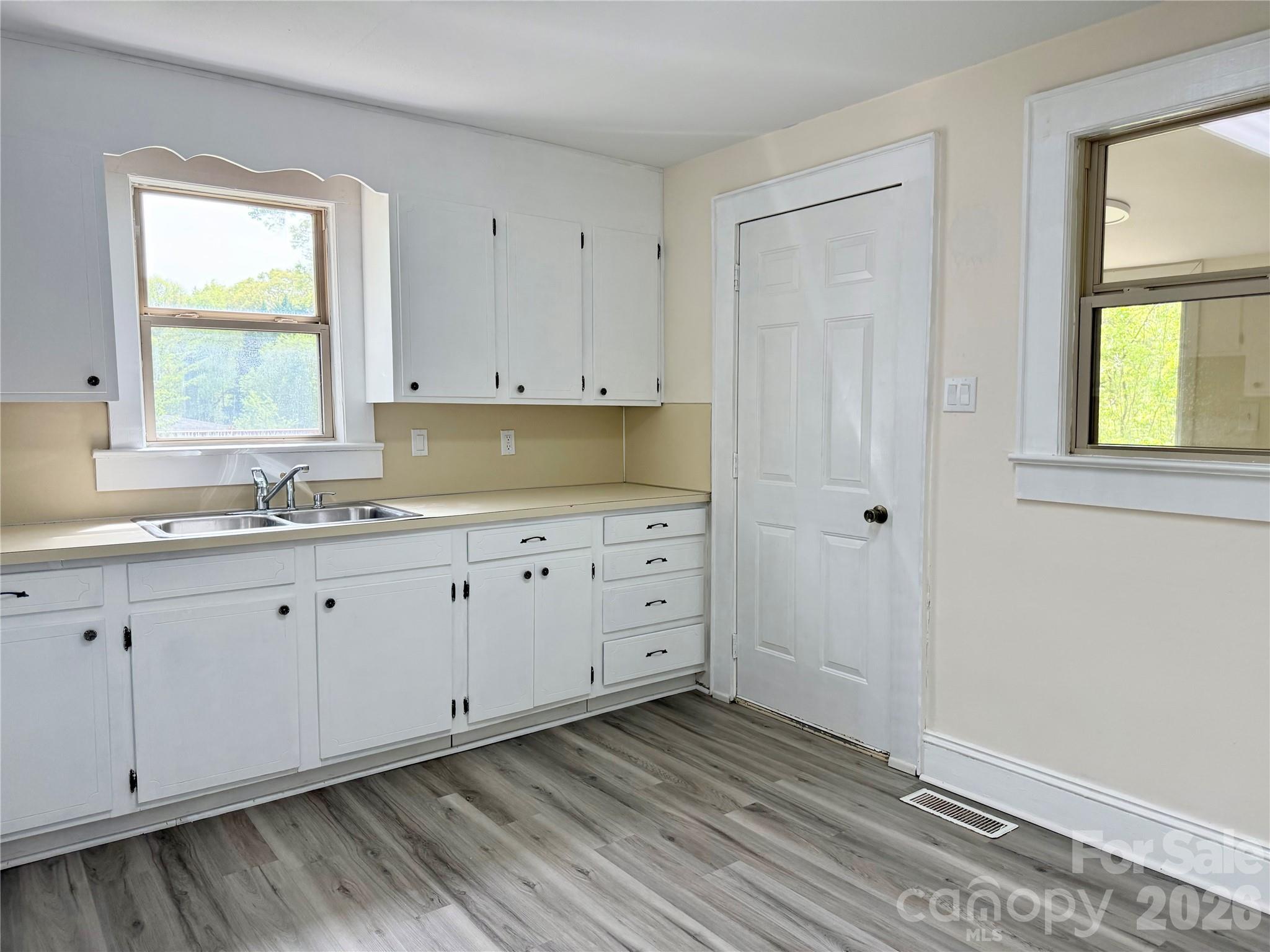 2025 28th Street NE Hickory NC 28601
