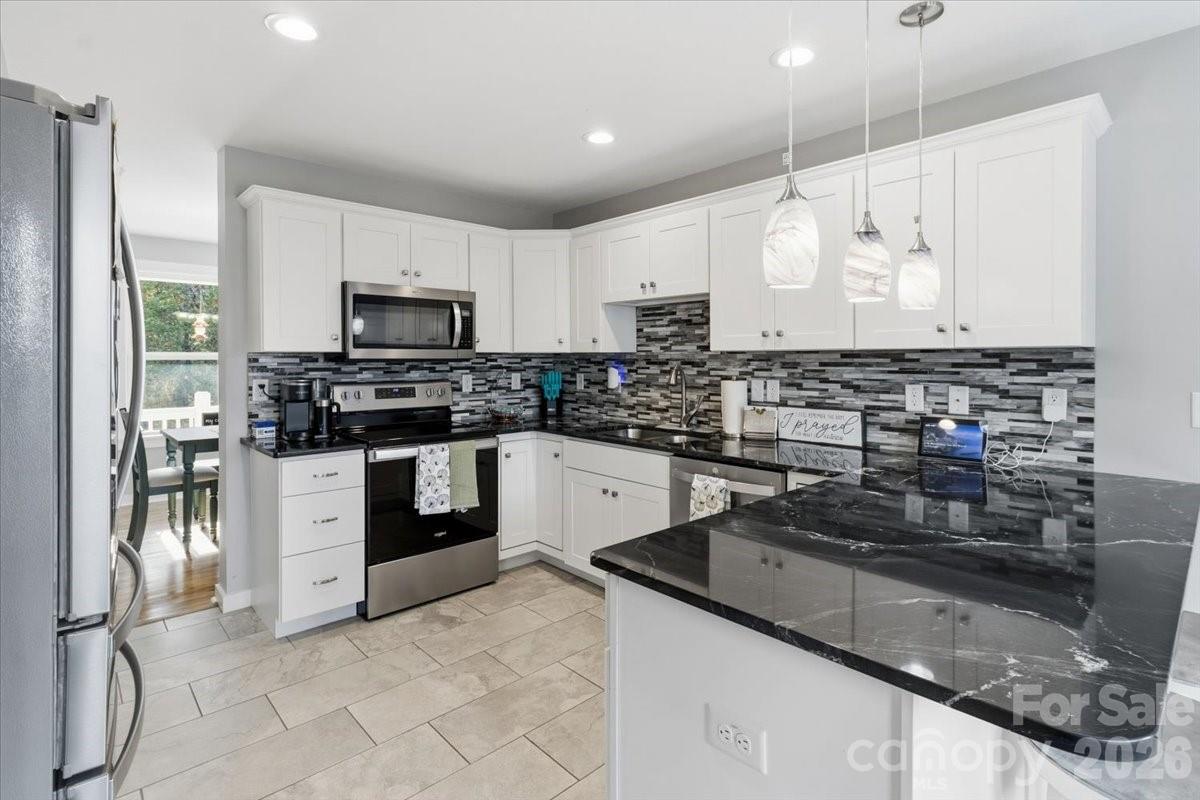 9 Old Amber Drive Weaverville NC 28787