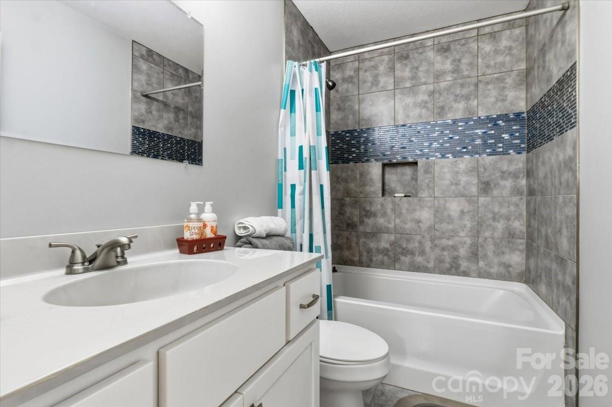 9 Old Amber Drive Weaverville NC 28787