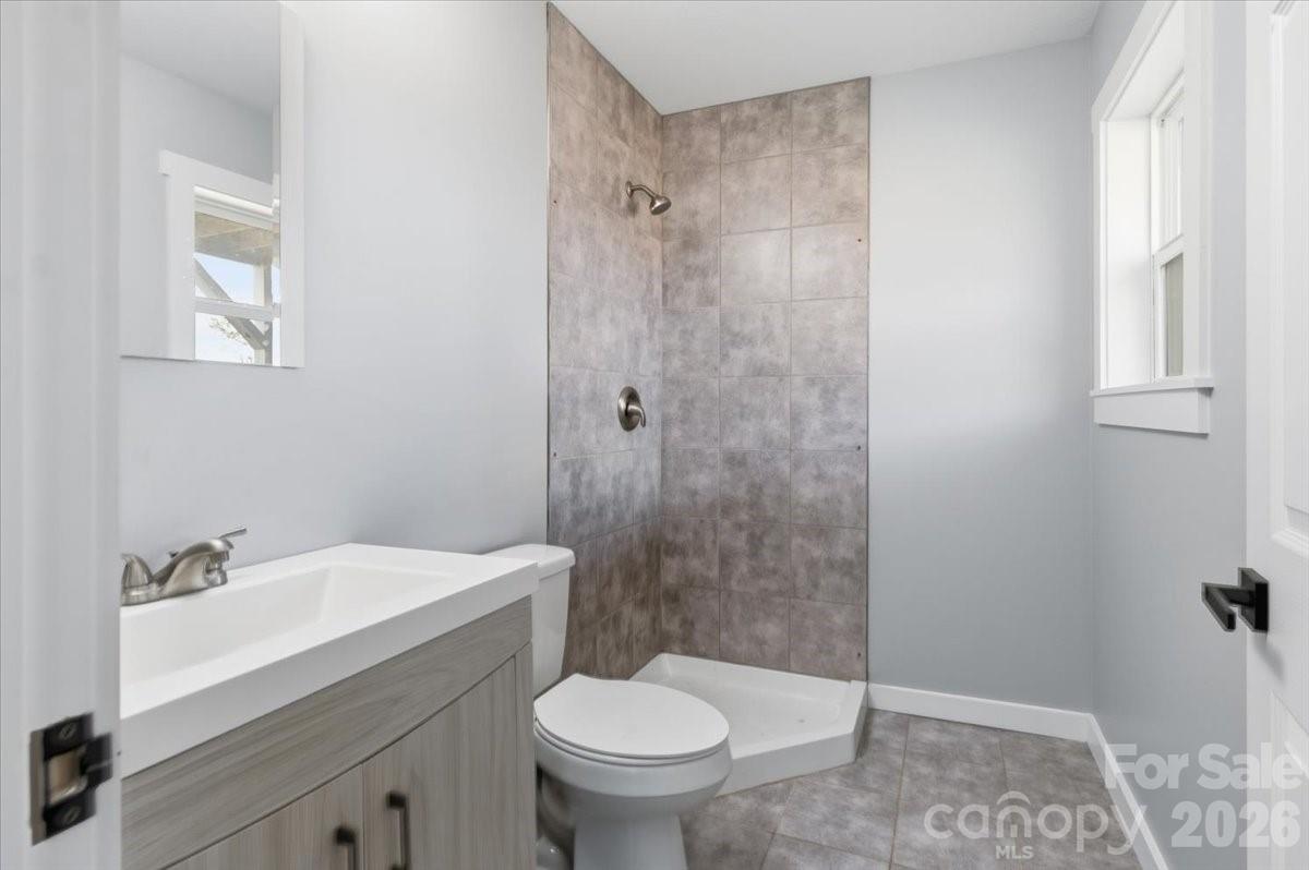 9 Old Amber Drive Weaverville NC 28787