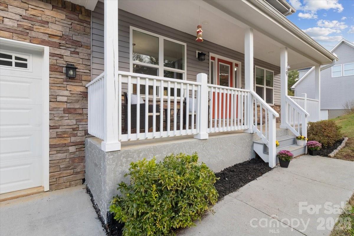 9 Old Amber Drive Weaverville NC 28787