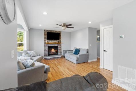 9 Old Amber Drive Weaverville NC 28787