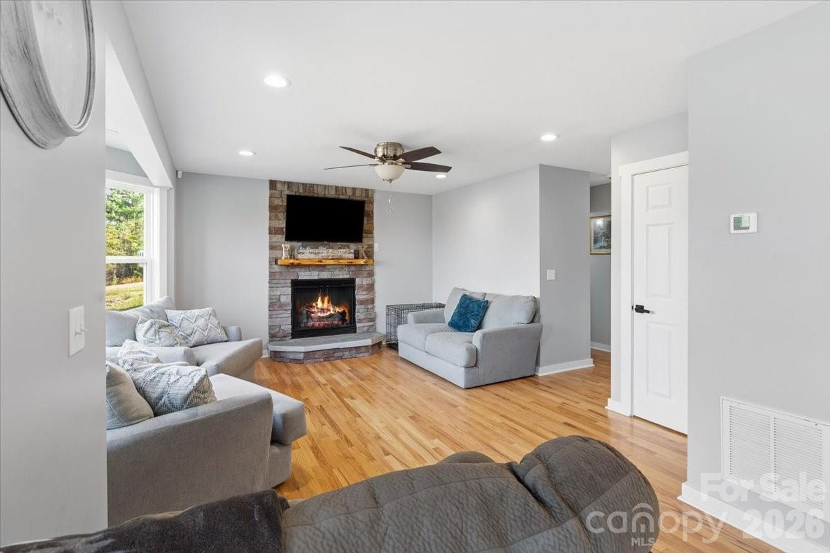 9 Old Amber Drive Weaverville NC 28787