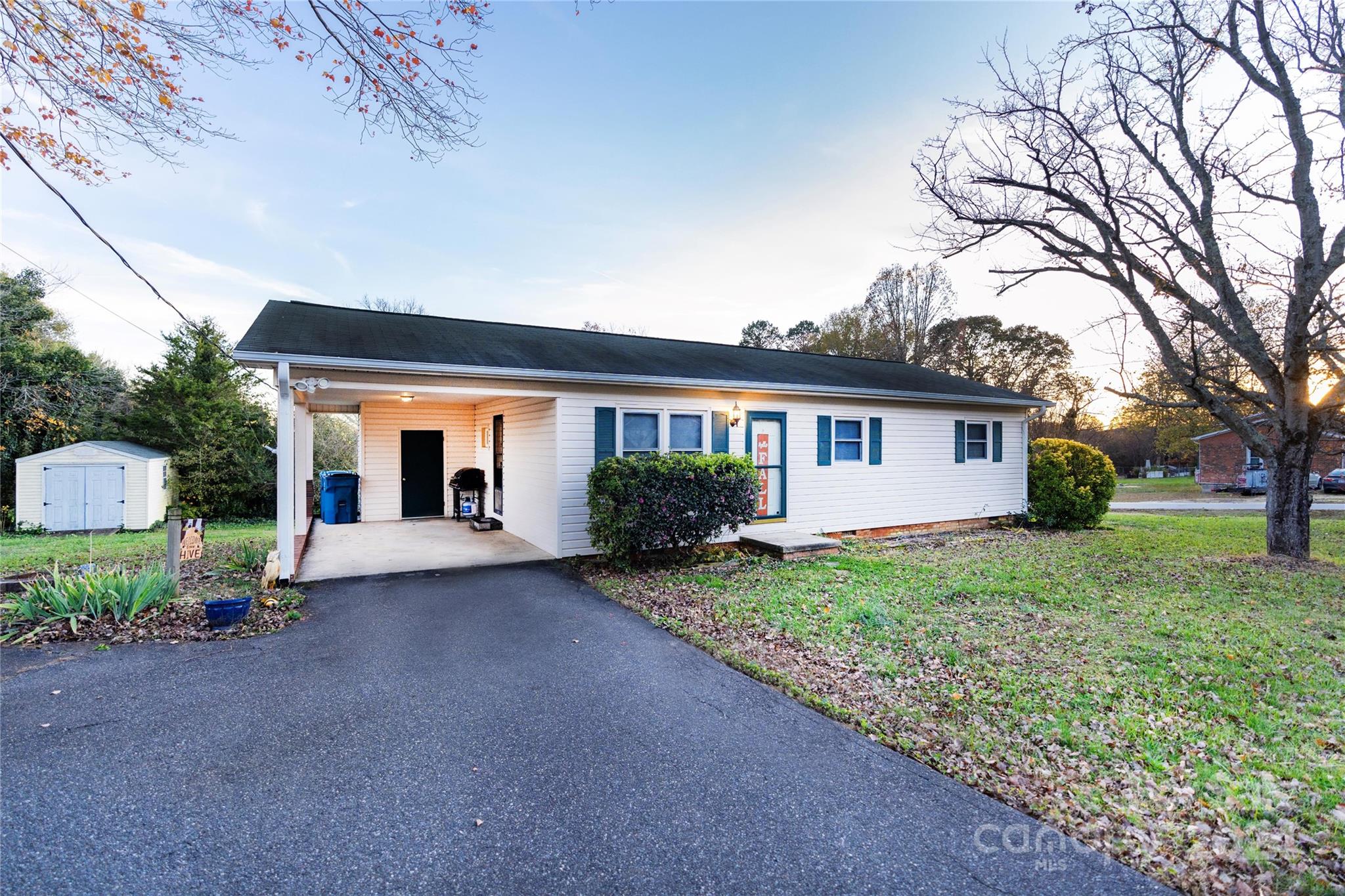 1034 Village Circle Hickory NC 28602