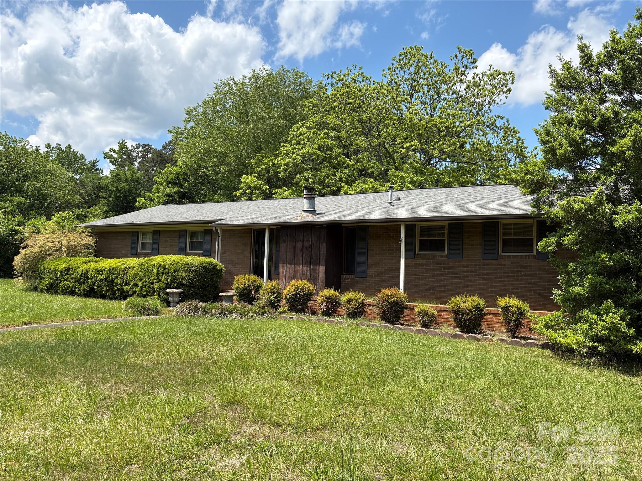 947 Ravendale Drive Charlotte NC 28216