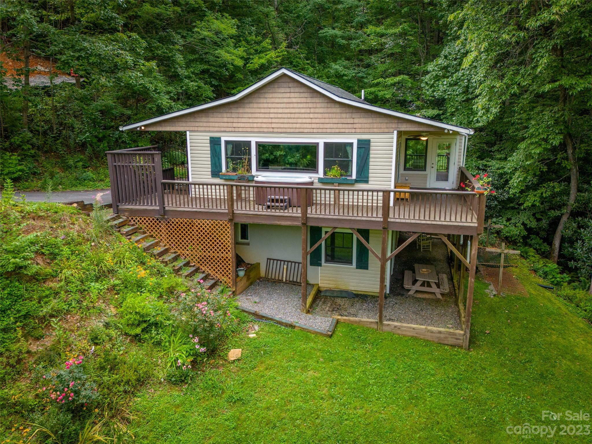 32 Hunting Lodge Drive Black Mountain NC 28711