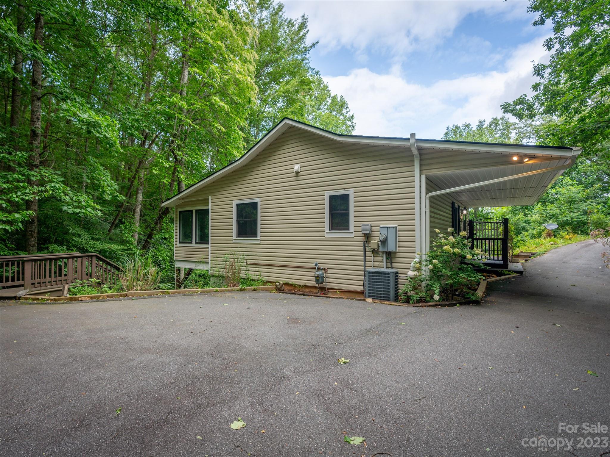 32 Hunting Lodge Drive Black Mountain NC 28711