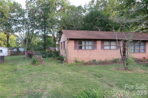 419 S Church Street Lowell NC 28098