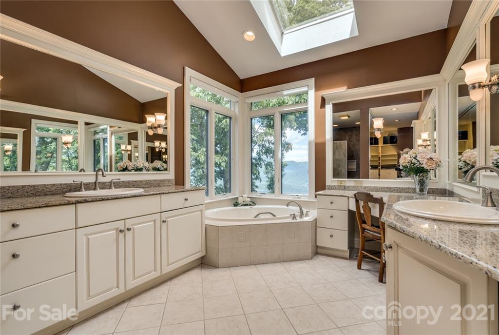 132 Entrata Drive Waynesville NC 28786