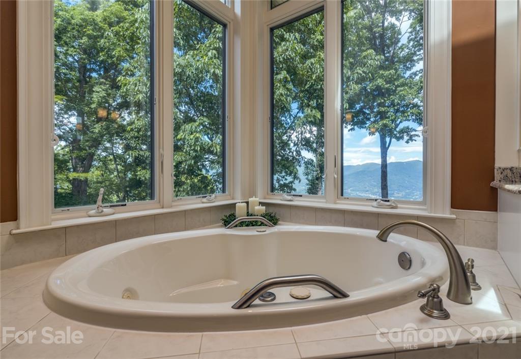 132 Entrata Drive Waynesville NC 28786