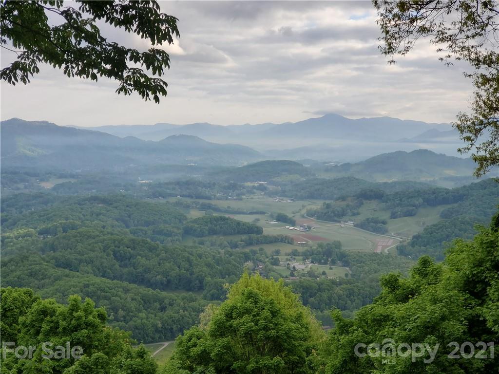 132 Entrata Drive Waynesville NC 28786